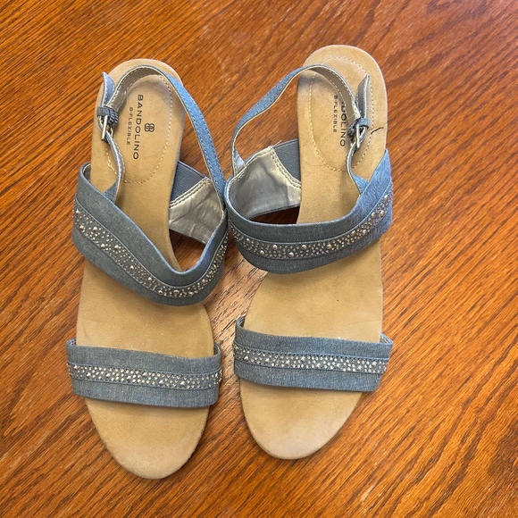 Bandolino Wedge Sandals Denim with Embellished Studs Women's Size 9.5 - Picture 1 of 7